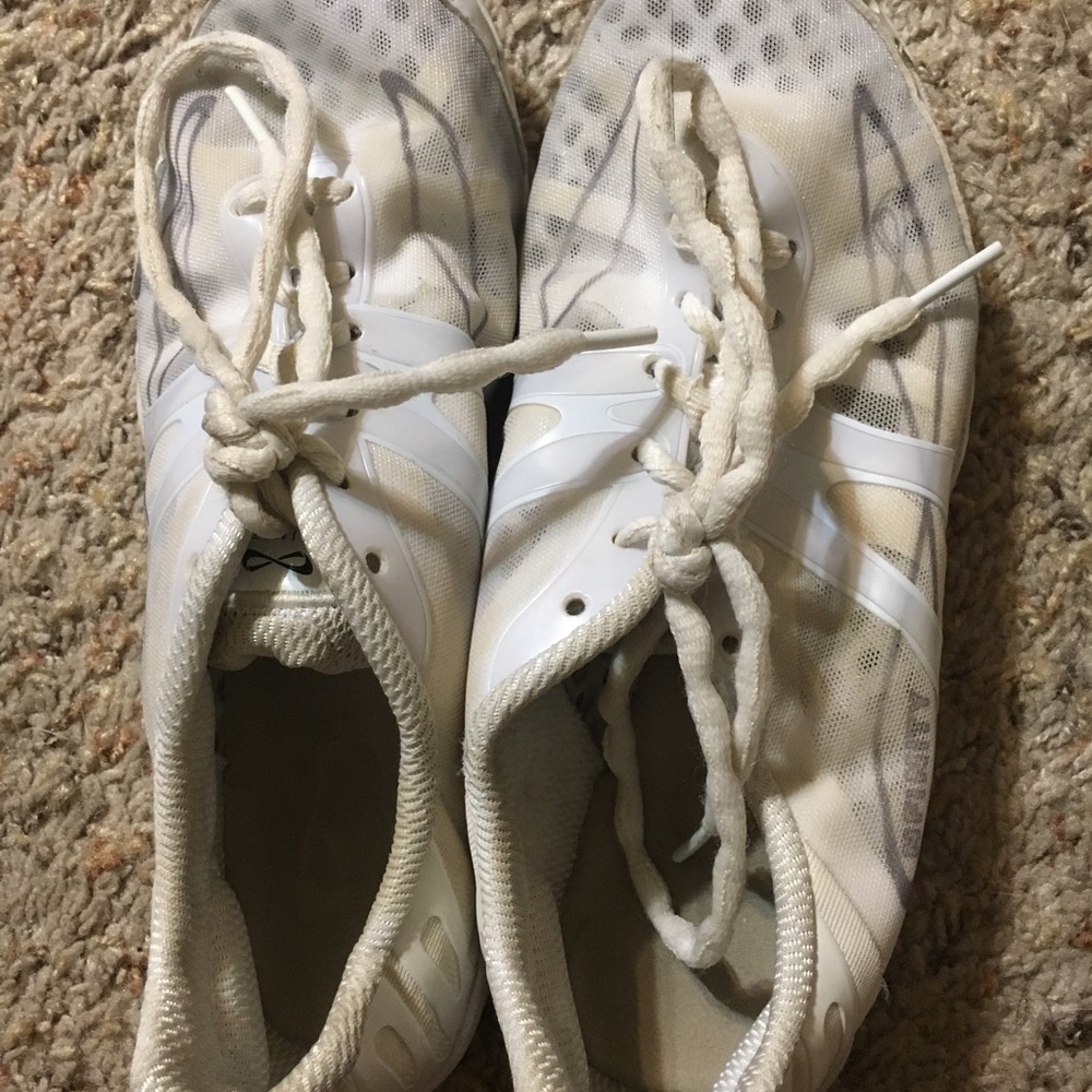 Vengeance nfinity cheer shoes